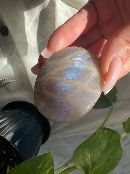 Blue Flash Moonstone Palm Stone